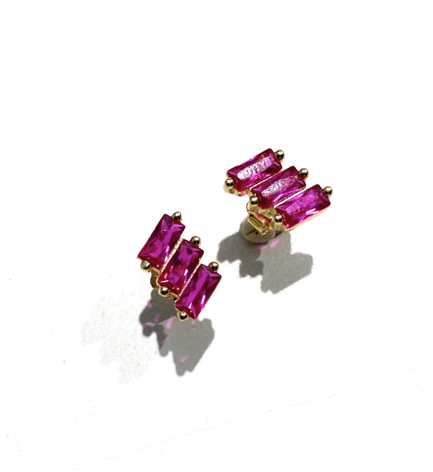 Orecchini a lobo tre file baguette tipo smeraldo argento sterling farfallina