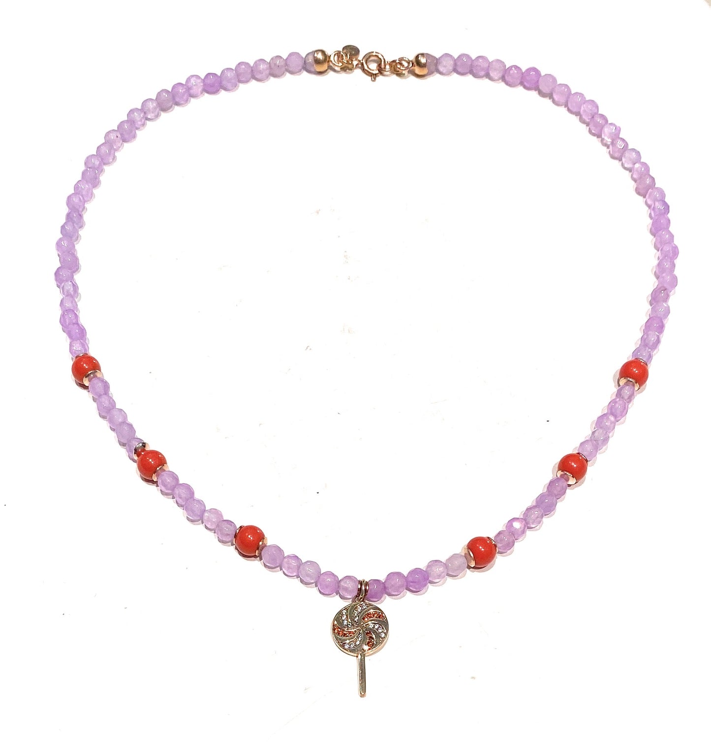 Collarino tipo choker pietre dure lilla e conchiglia arancio pendente chupa chupa argento sterling rosé zirconi colorati