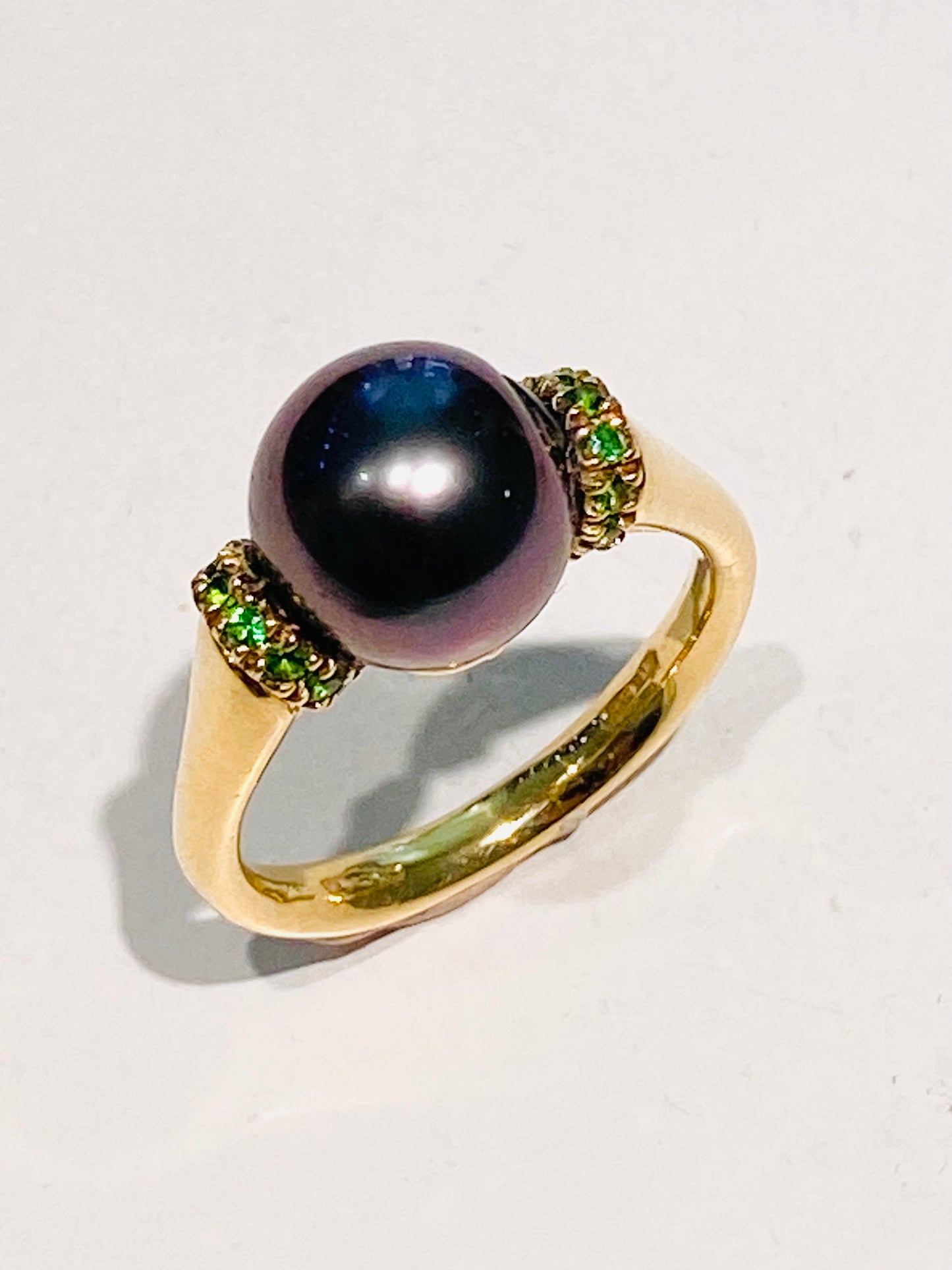 Anello diWa Jewels Oro Giallo 18 kt Perla Tahiti Smeraldi Naturali Fatto a Mano