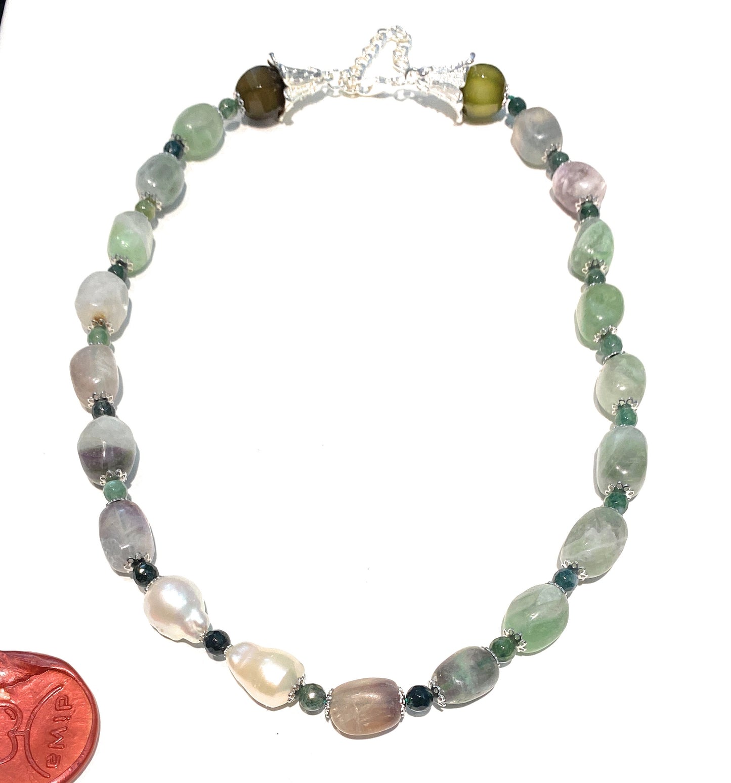 Collana fluorite sassi free form perle barocche chiusura fiore argento sterling e bronzo rodiato bianco