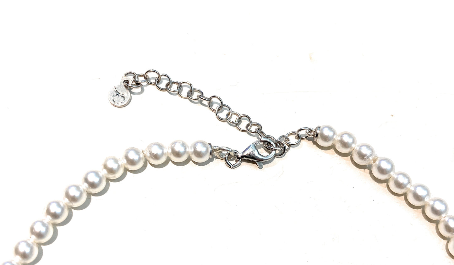 Collarino choker perle e maglia rosario con pendente crocetta pavé zirconi argento rodio bianco