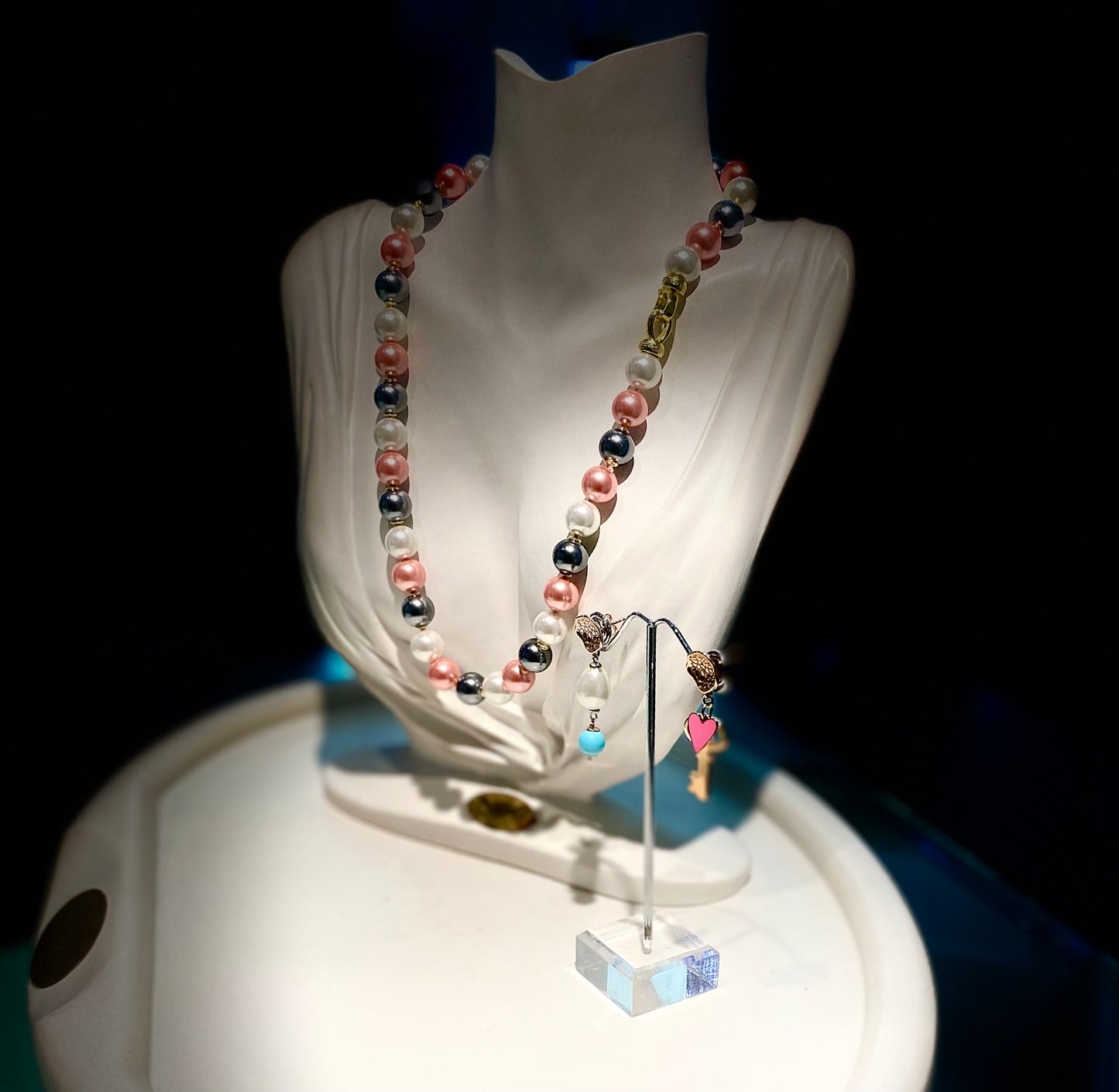Orecchini pendenti argento sterling rosé cuore fucsia chiave pasta turchese perla goccia