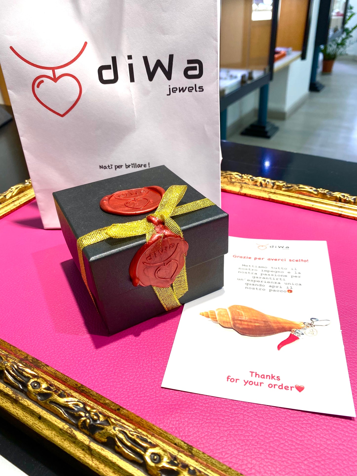 Girocollo diWa Jewels Corallo Rosso Italiano Tronchetti Degradé centrale piccolo Torchon Spinelli neri sfaccettati onice goccia briolette onice lucido argento sterling galvanica gialla