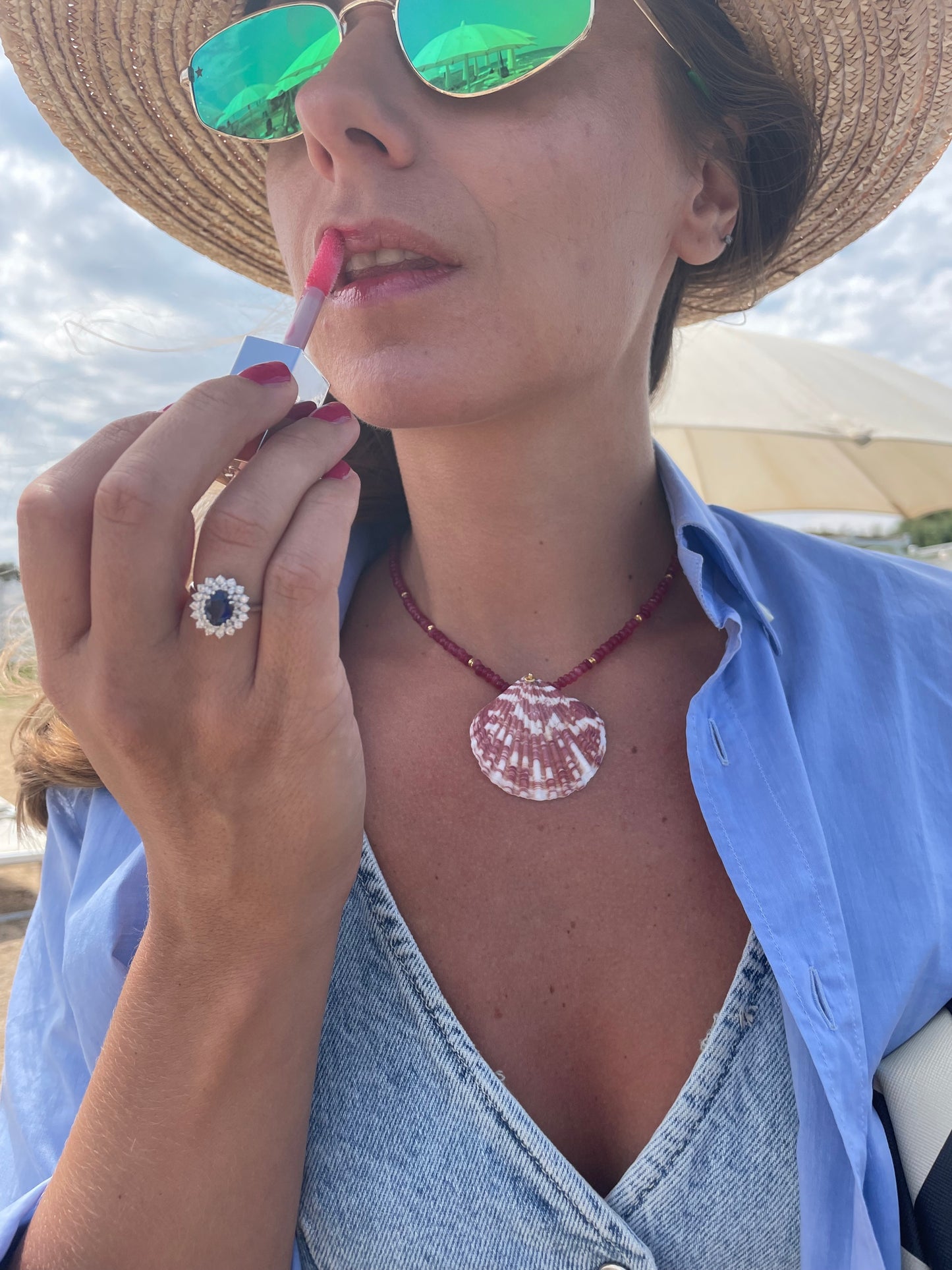 Collarino choker rondelle rubini conchiglia naturale argento sterling