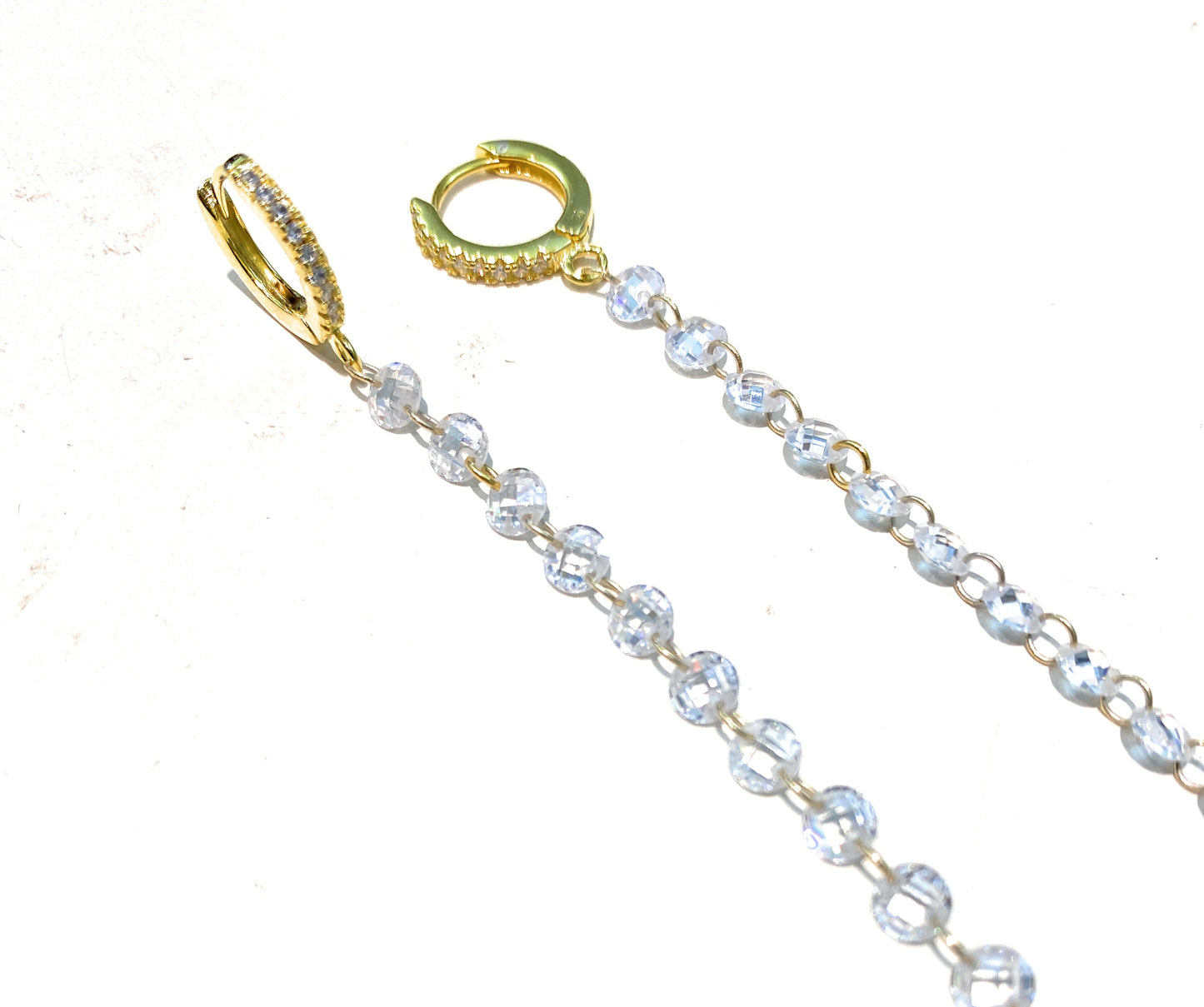 Orecchini a Filo con Cerchietto Pavé di Zirconi – Argento 925 Placcato Oro