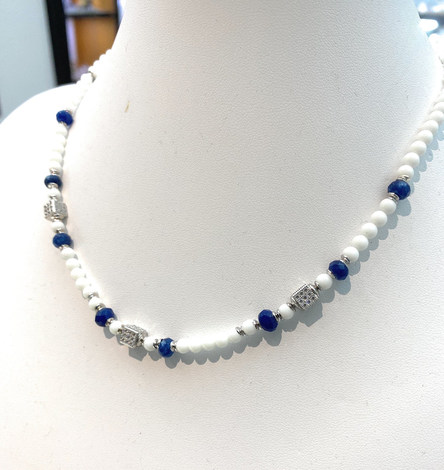 Collarino diWa Jewels choker agata bianca rondelle giada zaffiro blu cubetti zirconi argento sterling rodio bianco