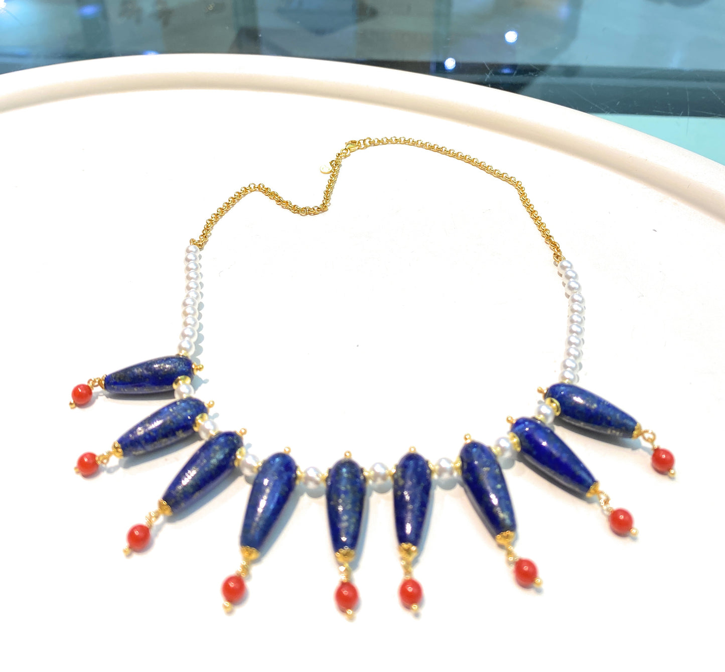 Collana tipo choker gocce di lapislazzuli perle e corallo in argento sterling
