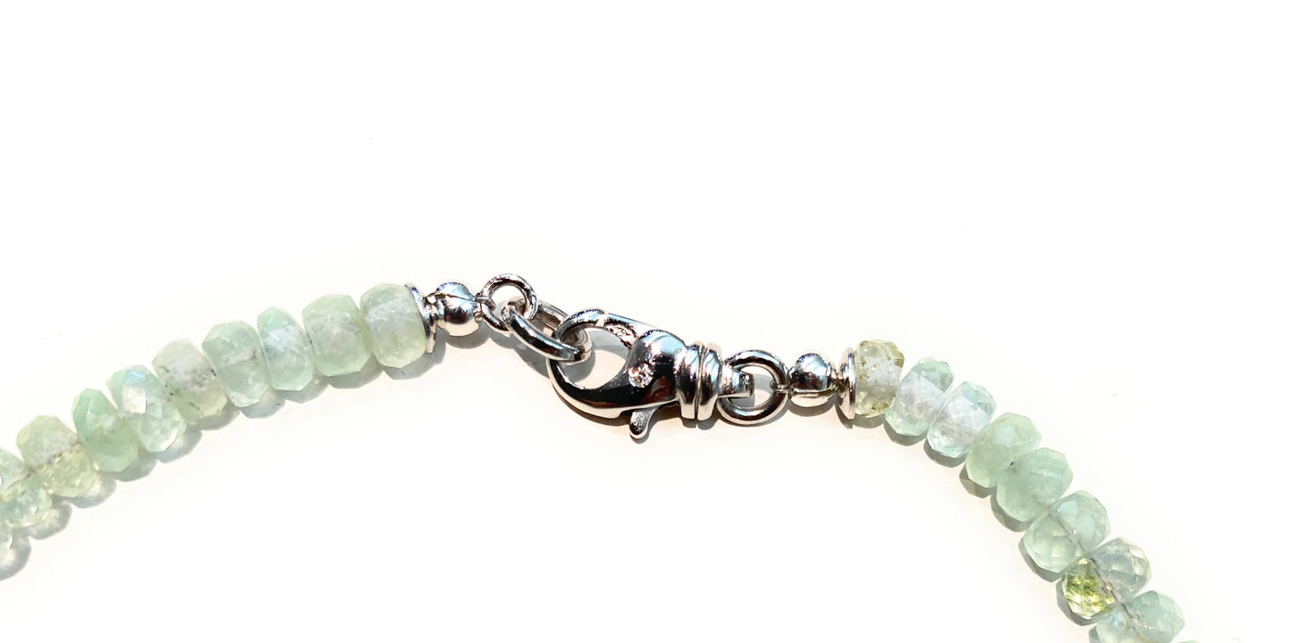 Collarino diWa Jewels smeraldi grezzi perle Akoya diamanti neri oro bianco 18 kt chiusura con diamante