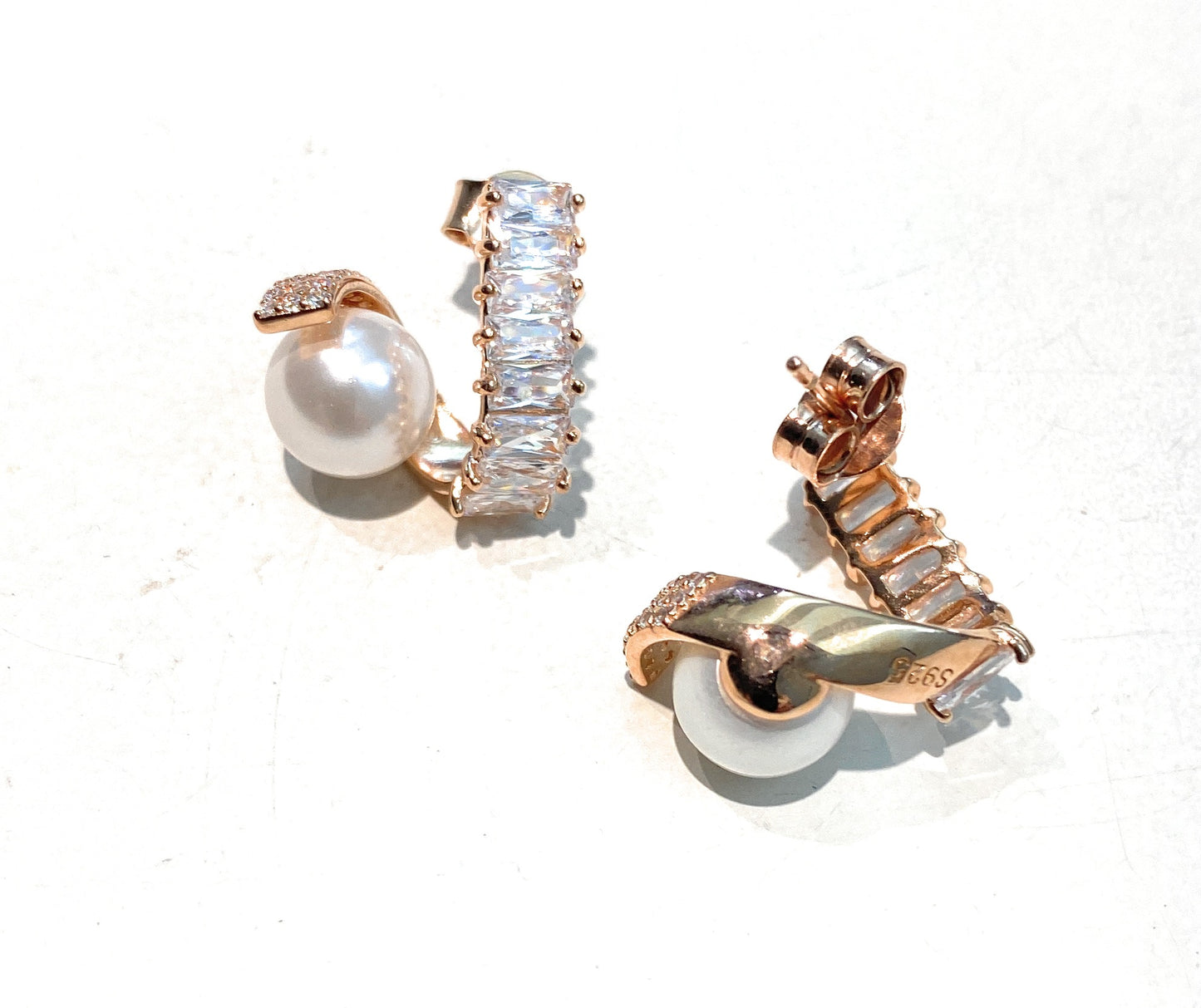 Orecchini con Perla di Maiorca Bianca e Zirconi Baguette Argento 925 Galvanica Rosé diWa Jewels