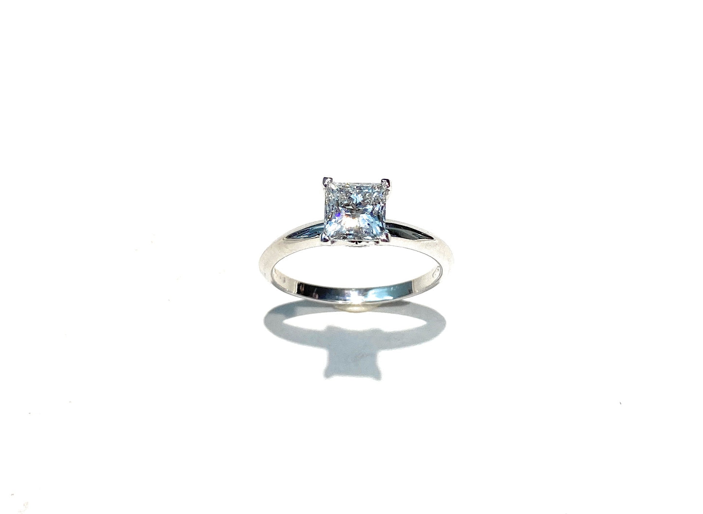 Anello diWa Jewels solitario “promessa” diamante lab grown taglio princess F color ct 1,28 oro bianco 18 kt fatto a mano cert HRD