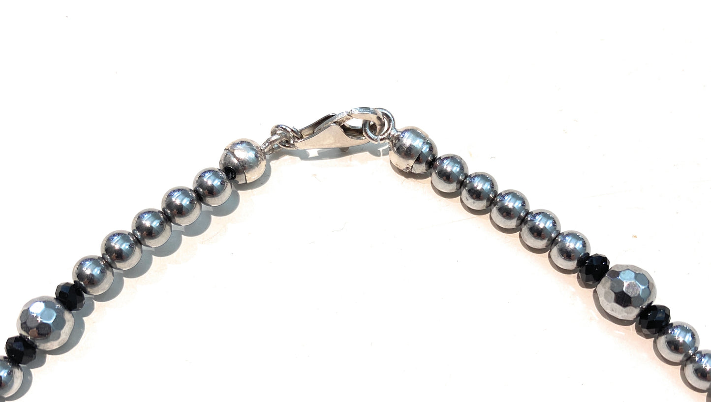 Collarino diWa Jewels tipo Choker Ematite Spinelli Neri Ciondolo Madreperla Argento rodio bianco