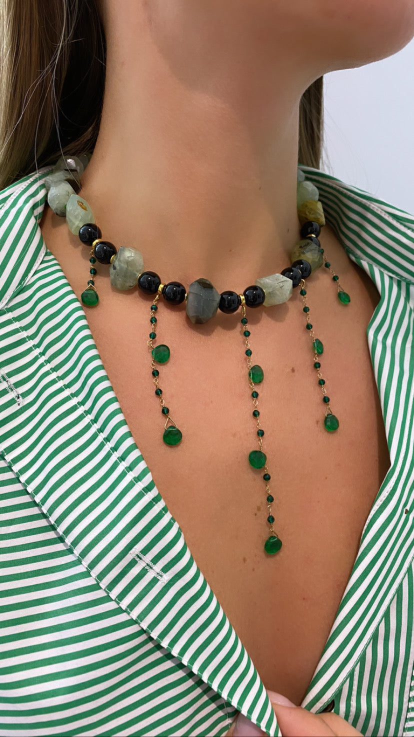 Collana choker con frange in onice e prenite in argento sterling galvanica gialla