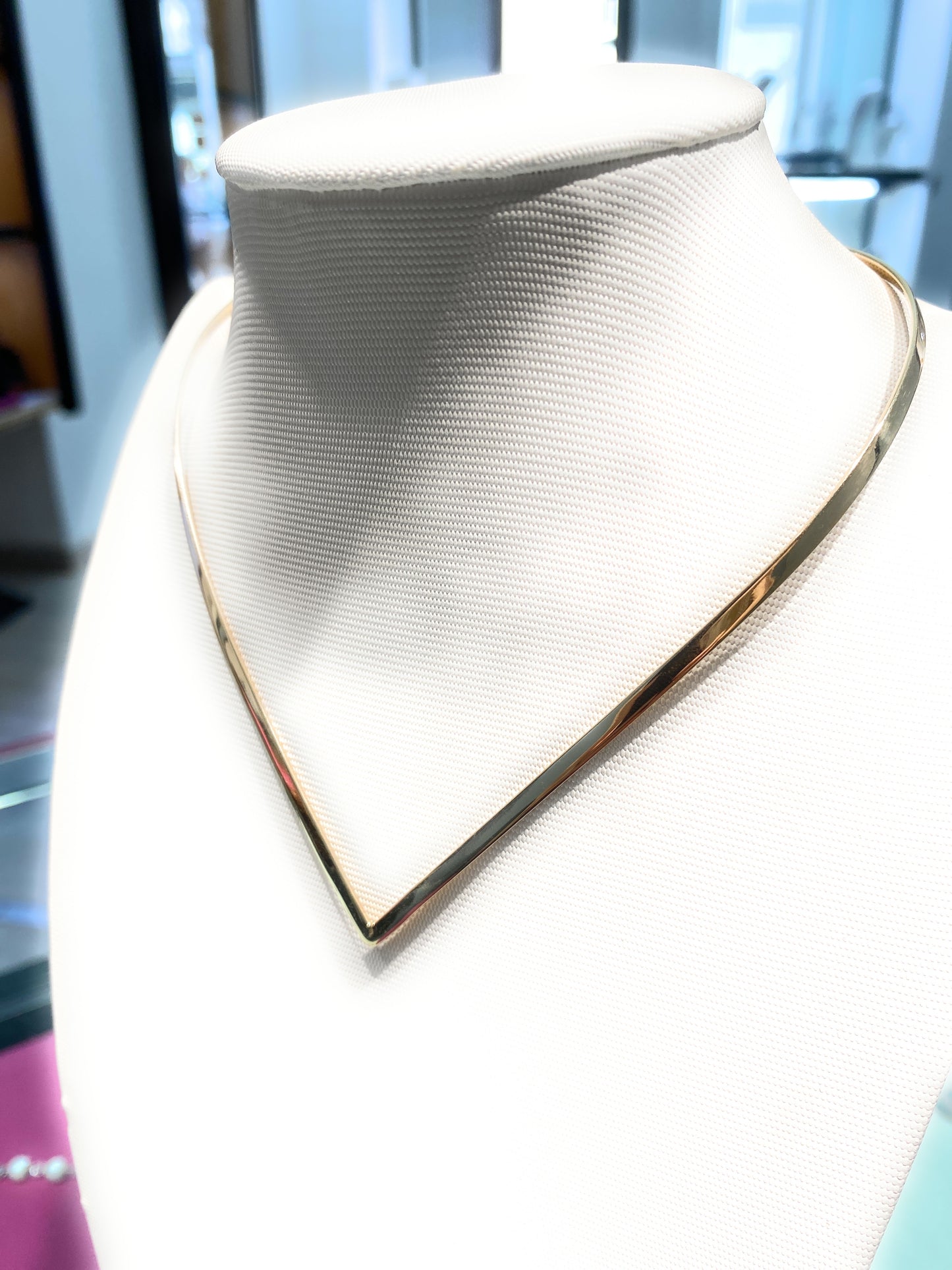 Collana semirigida a V in argento sterling con catenella rolò per la regolazione