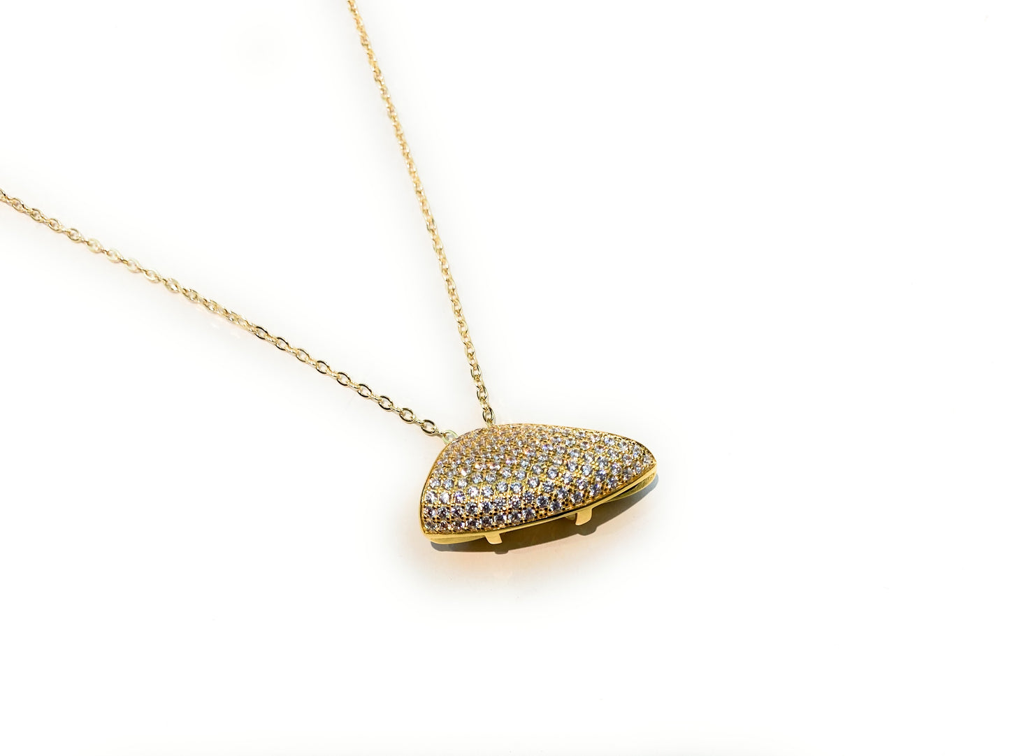 Collarino con pendente triangolo stilizzato bombato argento placcato oro giallo lunghezza regolabile