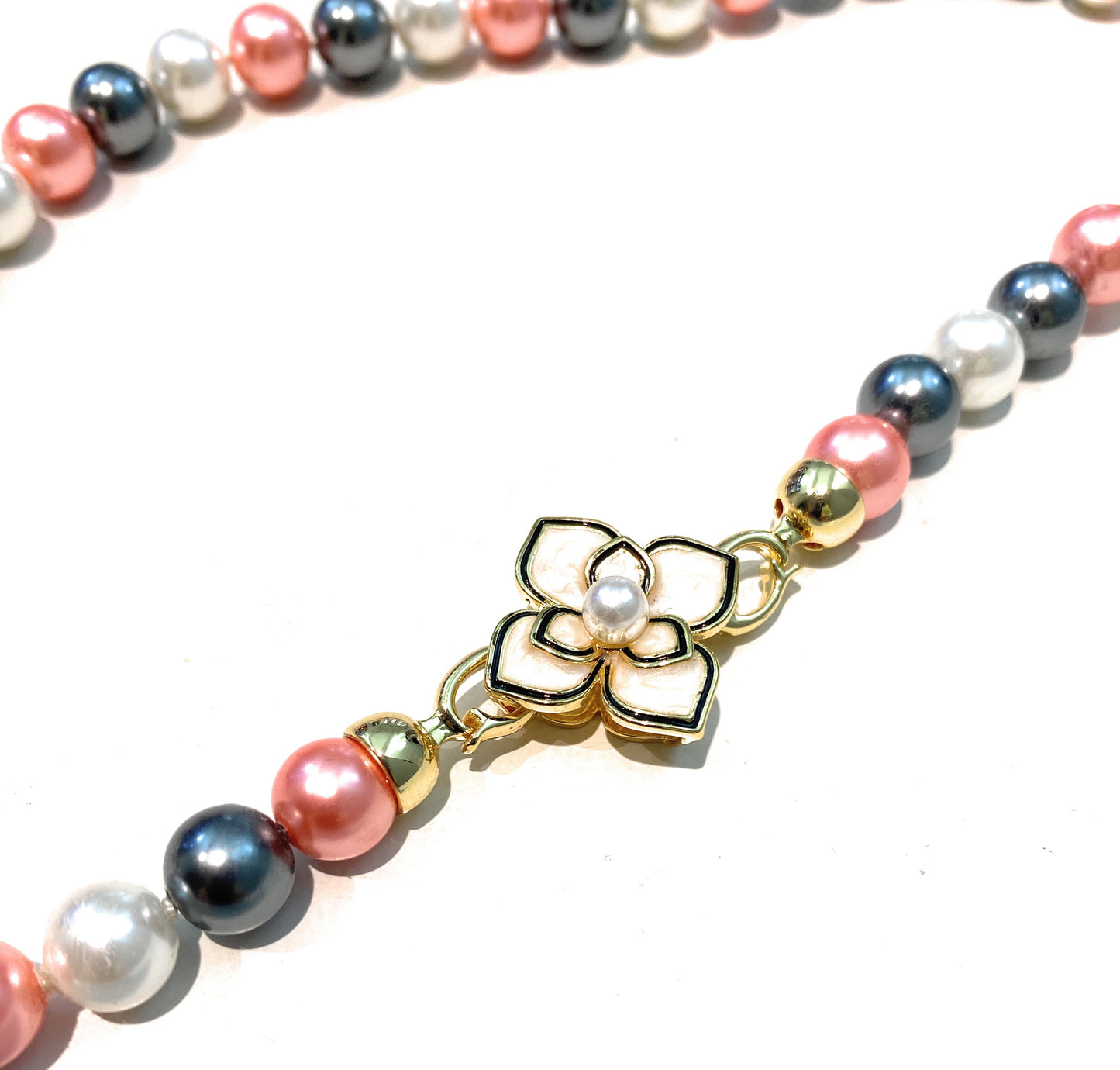 Collana tipo girocollo perle Maiorca multicolore chiusura placcata oro giallo