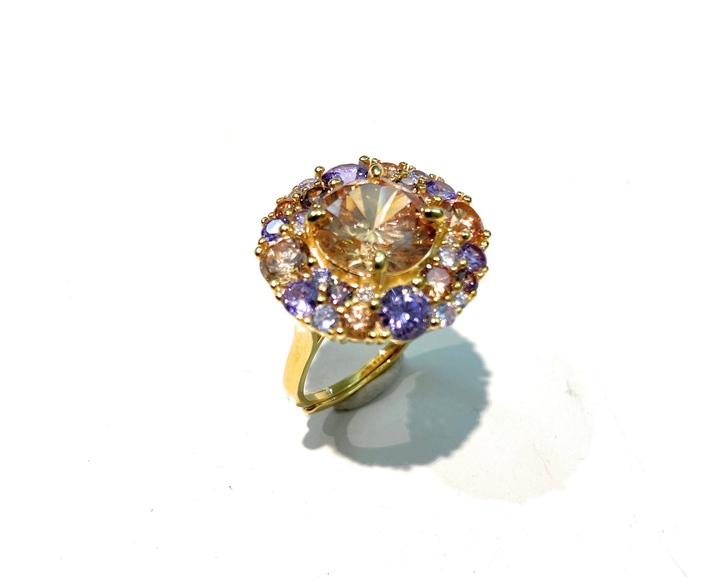 Anello cocktail centrale zircone tipo topazio contorno multicolore argento sterling placcato