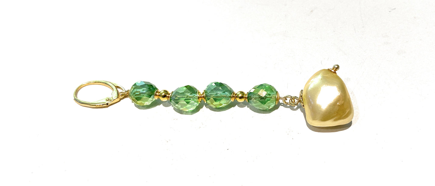 Mono orecchino perla gold e cristalli goccia verde chiusura a monachella argento sterling