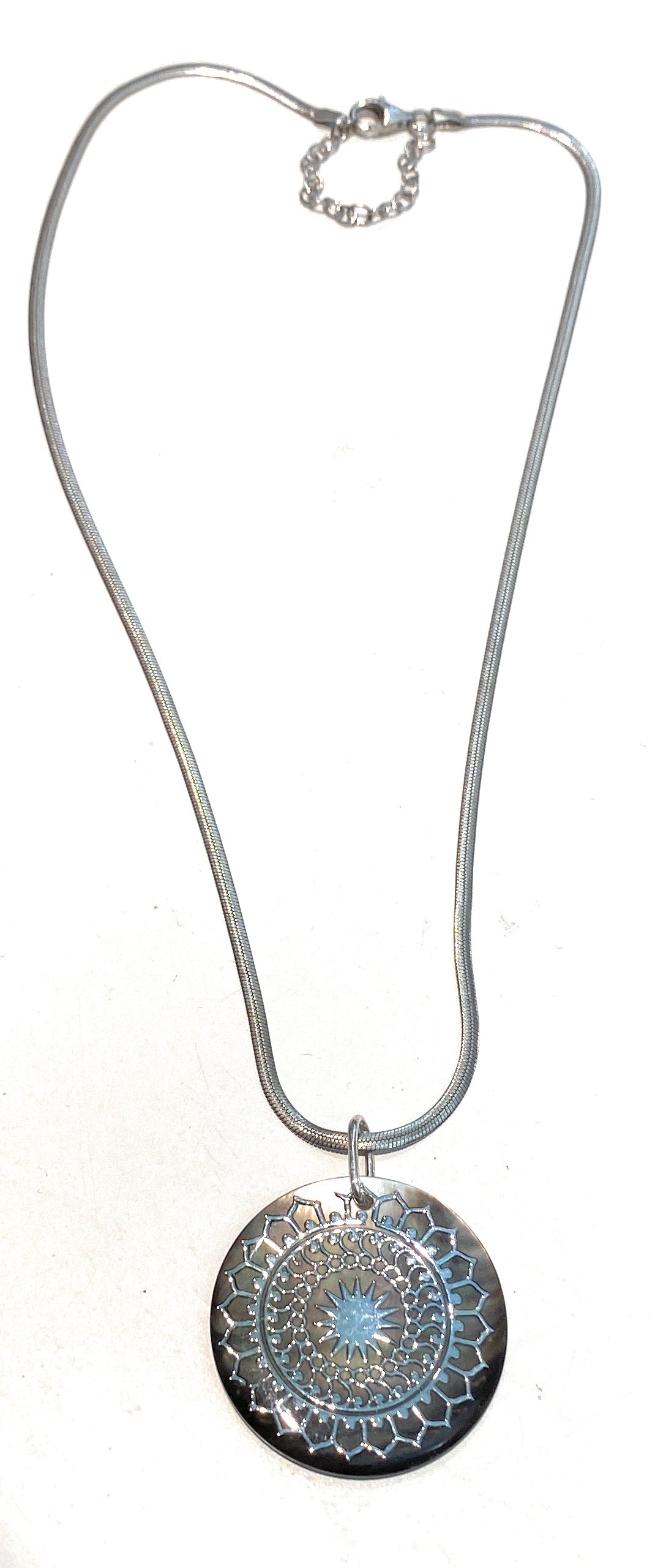 Collarino diWa Jewels tipo Choker Ematite Spinelli Neri Ciondolo Madreperla Argento rodio bianco