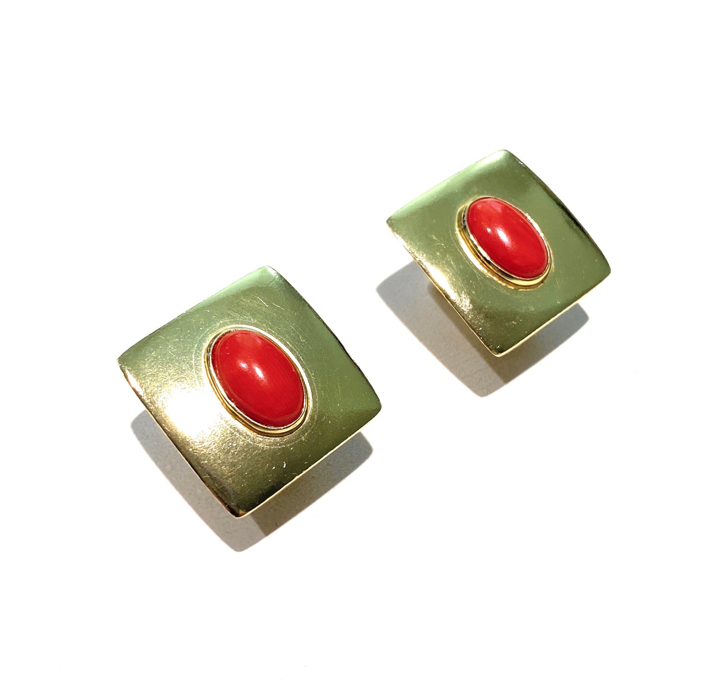 Orecchini diWa Jewels a bottone quadrato cabochon corallo naturale perno e clips
