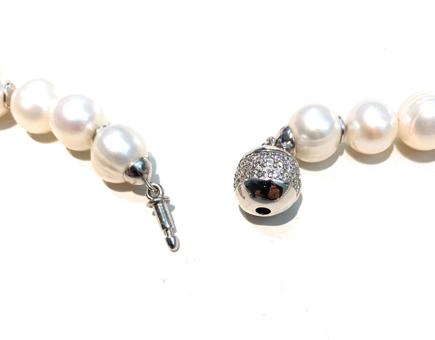 Collana perle barocche bianche e grigio viola in argento sterling centrale micro pavé
