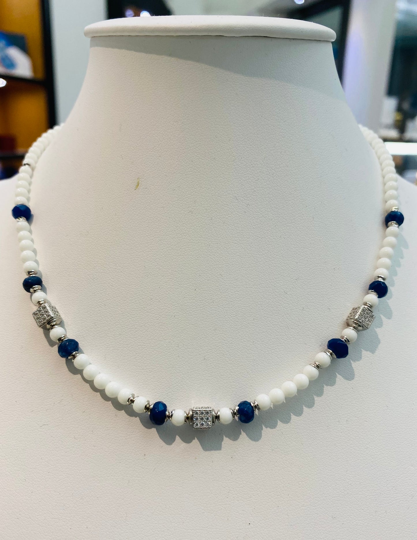 Collarino diWa Jewels choker agata bianca rondelle giada zaffiro blu cubetti zirconi argento sterling rodio bianco