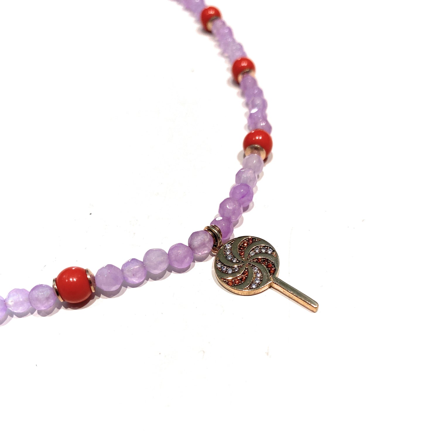 Collarino tipo choker pietre dure lilla e conchiglia arancio pendente chupa chupa argento sterling rosé zirconi colorati