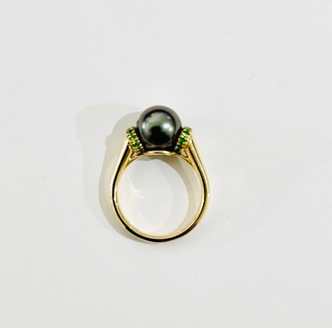 Anello diWa Jewels Oro Giallo 18 kt Perla Tahiti Smeraldi Naturali Fatto a Mano