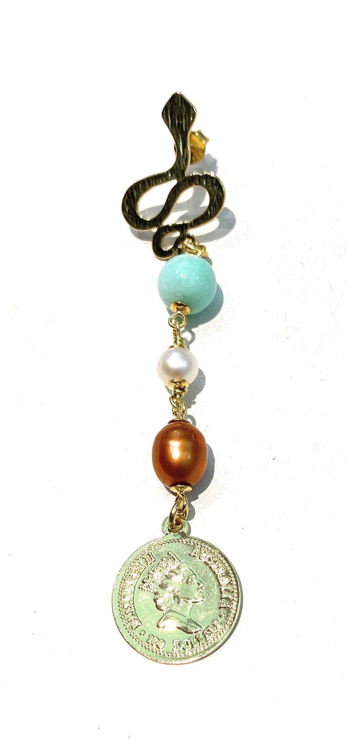 Mono orecchino serpentino a lobo pendenti con pietre dure argento sterling placcato oro giallo fatto a mano