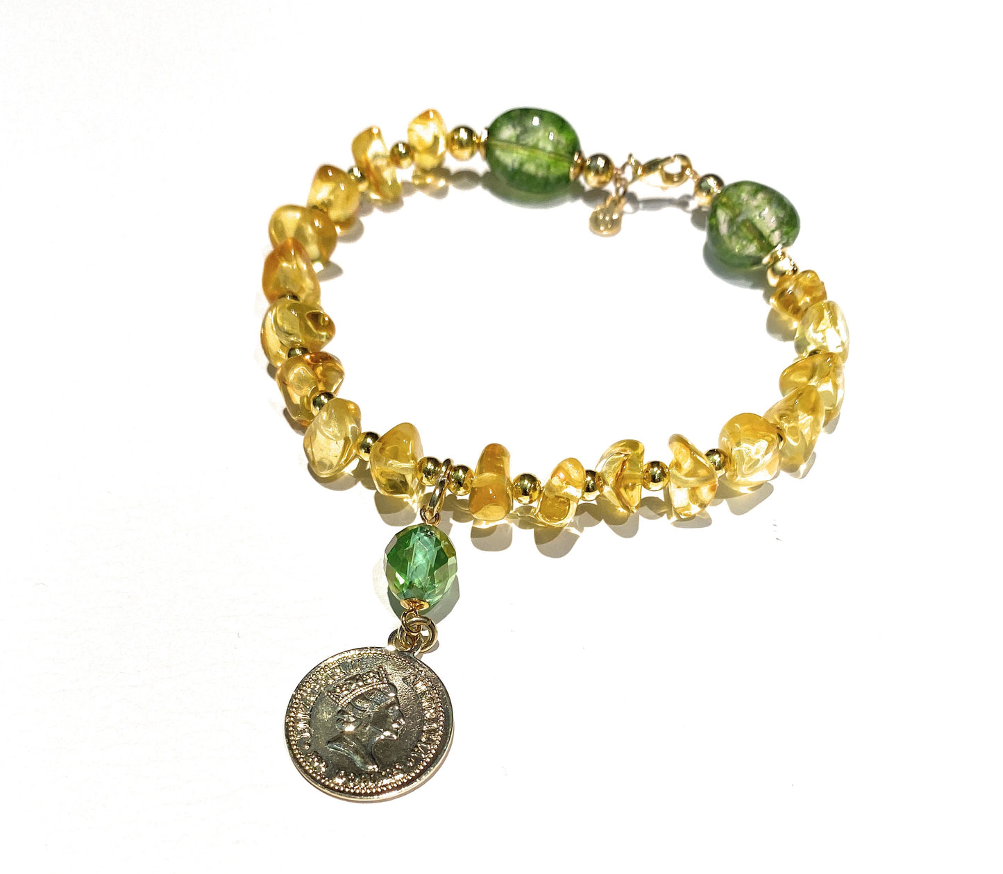 Bracciale Ambra Naturale & Cristalli Verdi con Charm Moneta Oro Giallo diWa Jewels