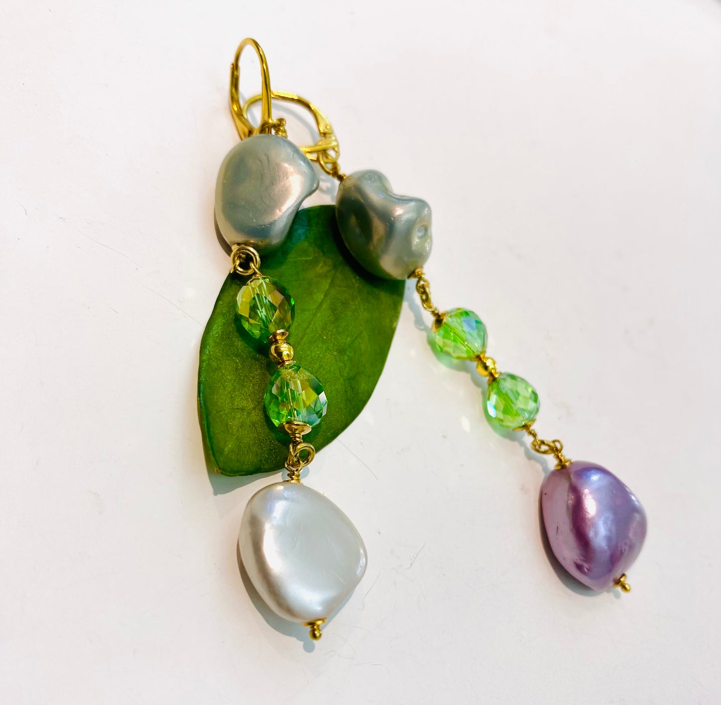 Orecchini con Perle di Maiorca Pastello e Cristalli Verdi – Argento 925 Galvanica Oro, diWa Jewels