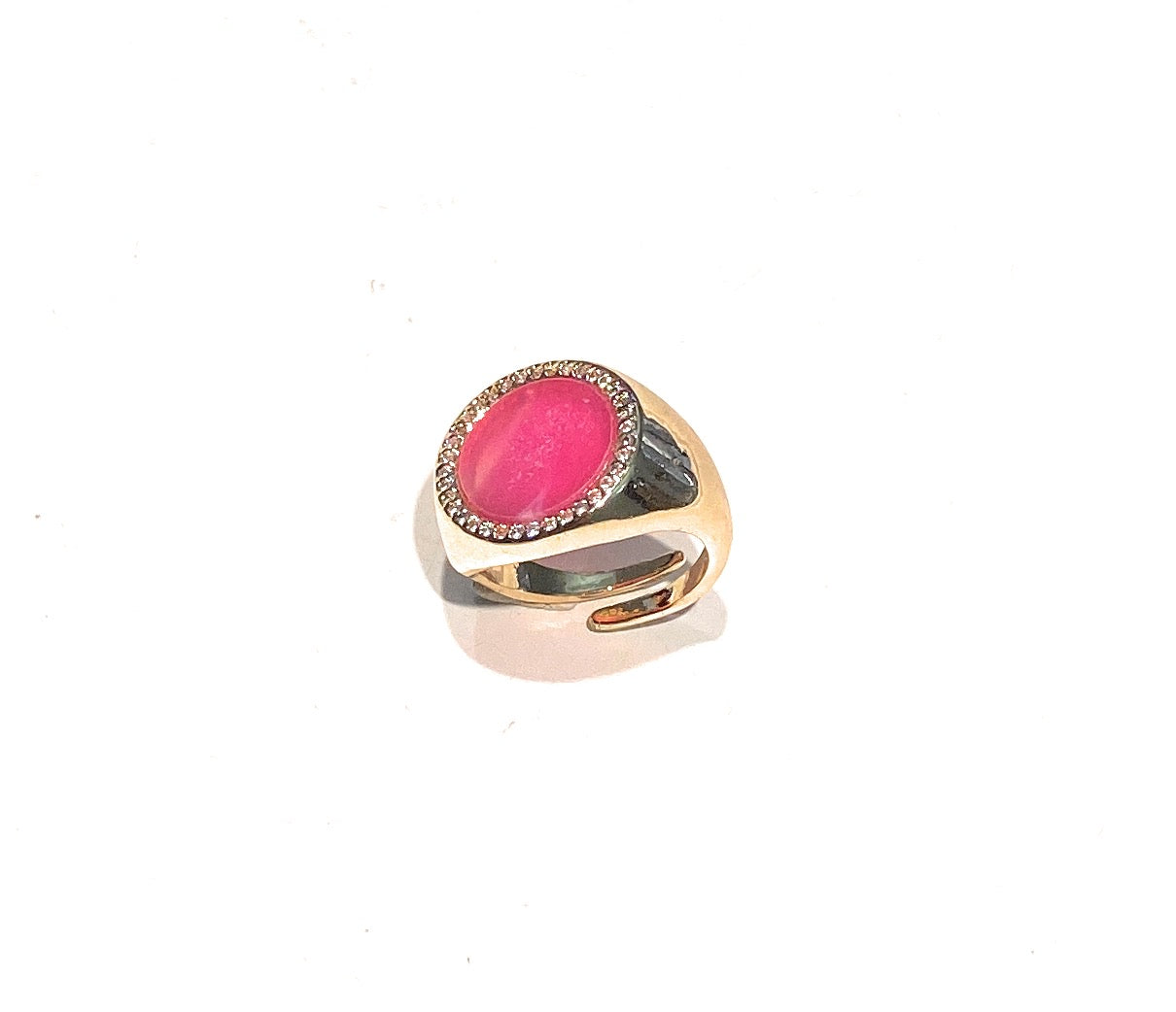 Anello chevalier in bronzo placcato oro giallo con pietra dura naturale e zirconi bianchi – diWa Jewels