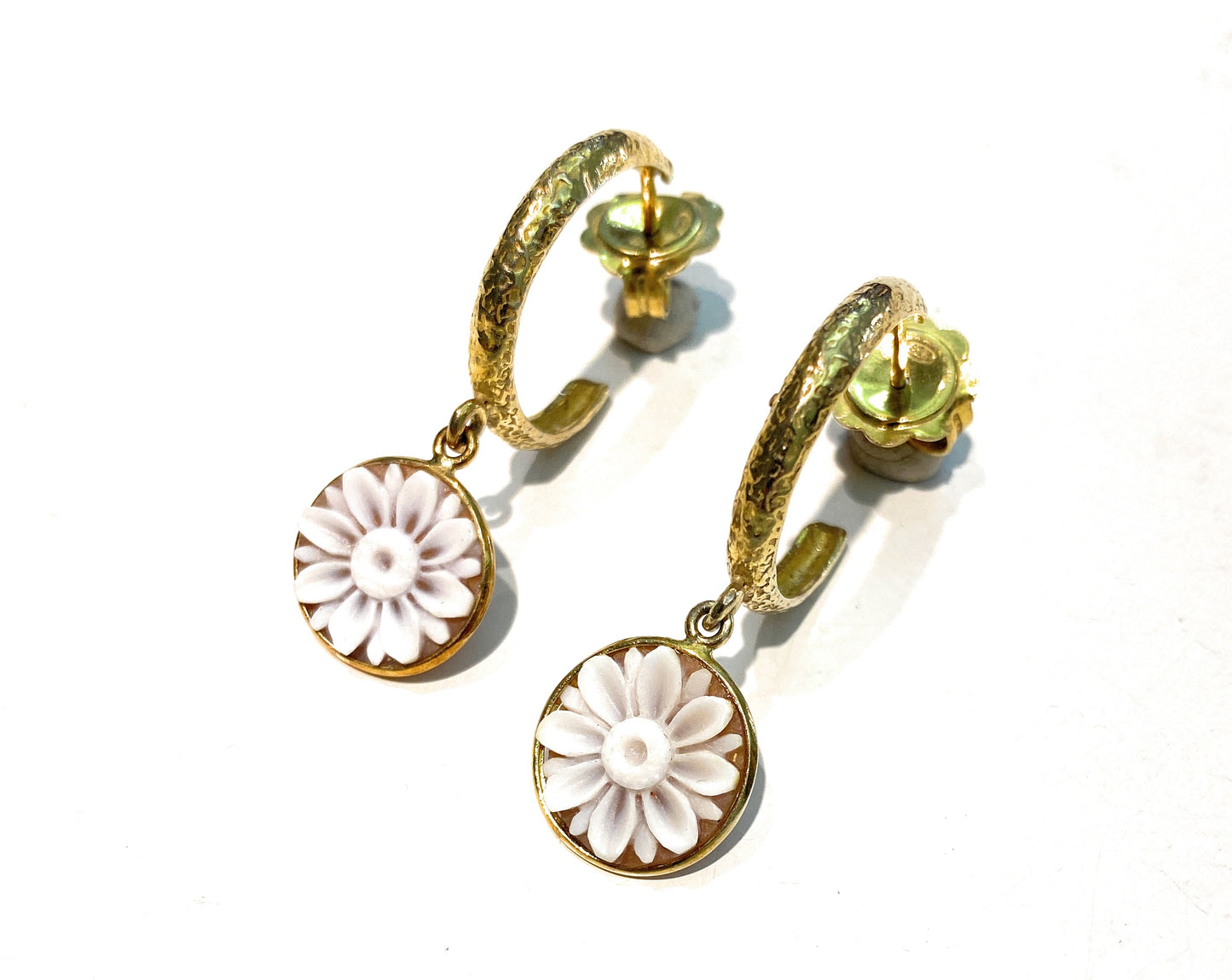 Orecchini a cerchio con cameo naturale inciso con fiori argento sterling 925 placcato oro giallo