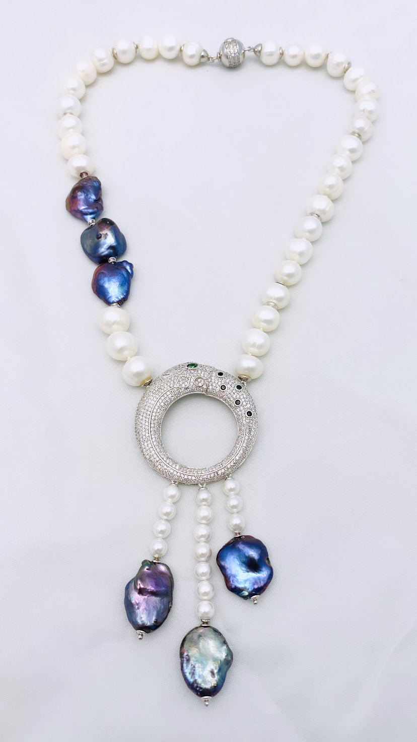 Collana perle barocche bianche e grigio viola in argento sterling centrale micro pavé