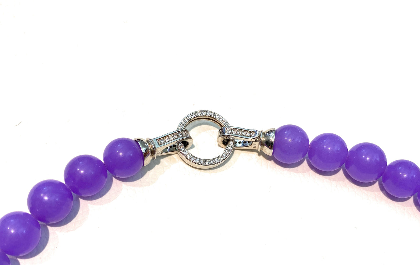Collana con agata striata viola e perle in argento sterling rodio bianco