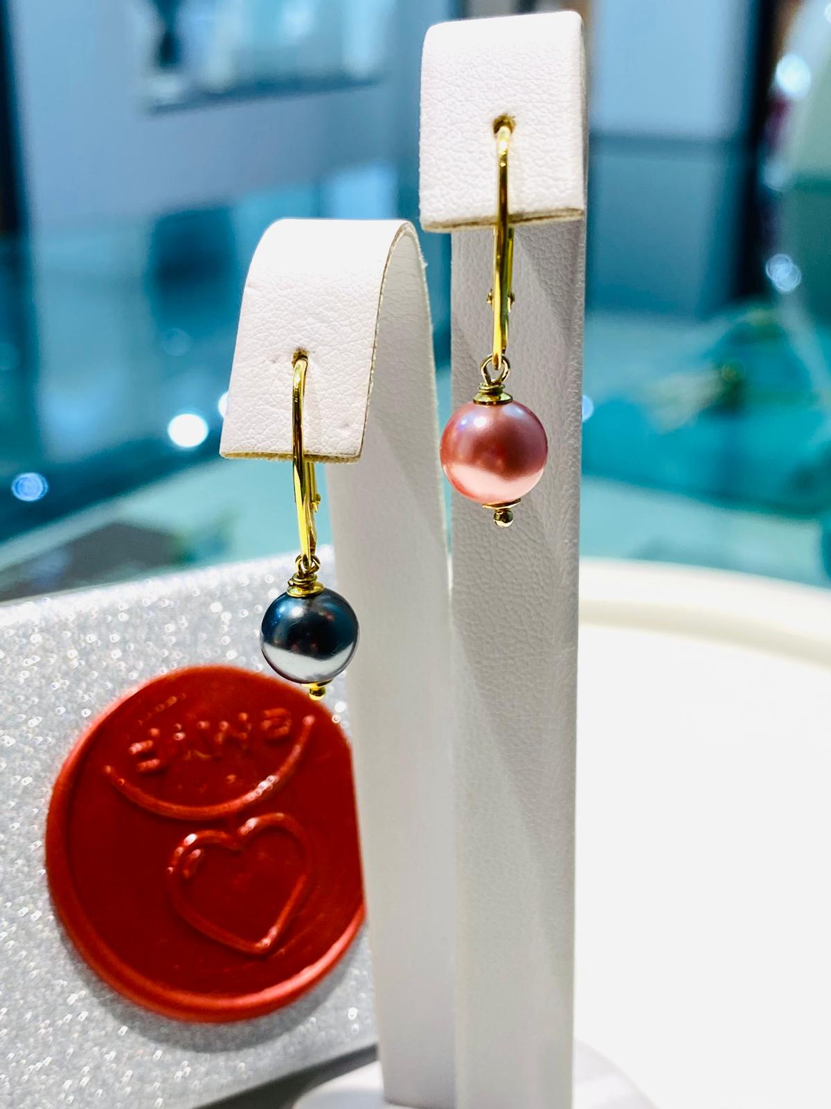 Orecchini Mono con Perle Colorate – Eleganza Minimal e Contrasti Tonali chiusura a monachella diWa Jewels