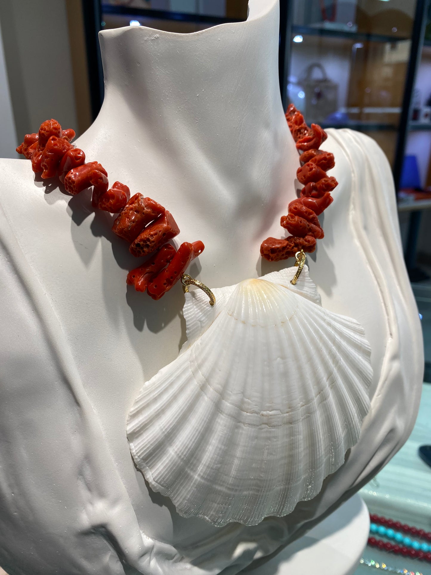 Girocollo diWa Jewels Corallo Rosso Italiano Tronchetti Degradé centrale piccolo Torchon Spinelli neri sfaccettati onice goccia briolette onice lucido argento sterling galvanica gialla