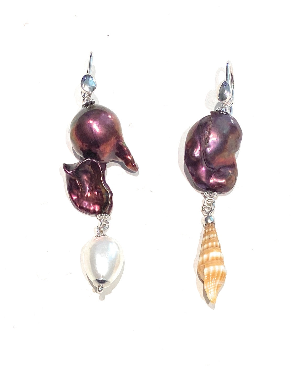 Orecchini con perle viola e bianche in argento sterling rodio bianco
