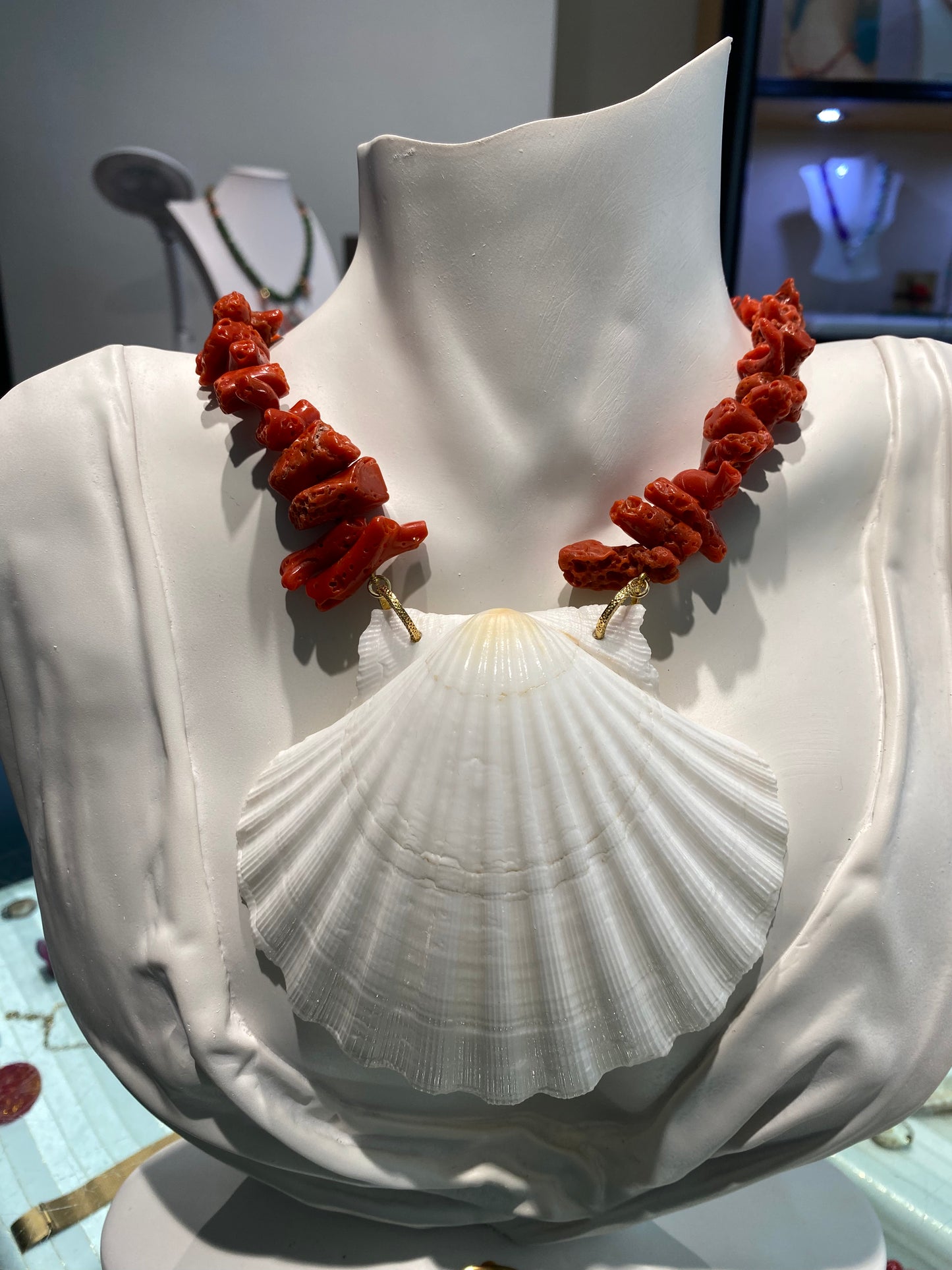 Girocollo diWa Jewels Corallo Rosso Italiano Tronchetti Degradé centrale piccolo Torchon Spinelli neri sfaccettati onice goccia briolette onice lucido argento sterling galvanica gialla