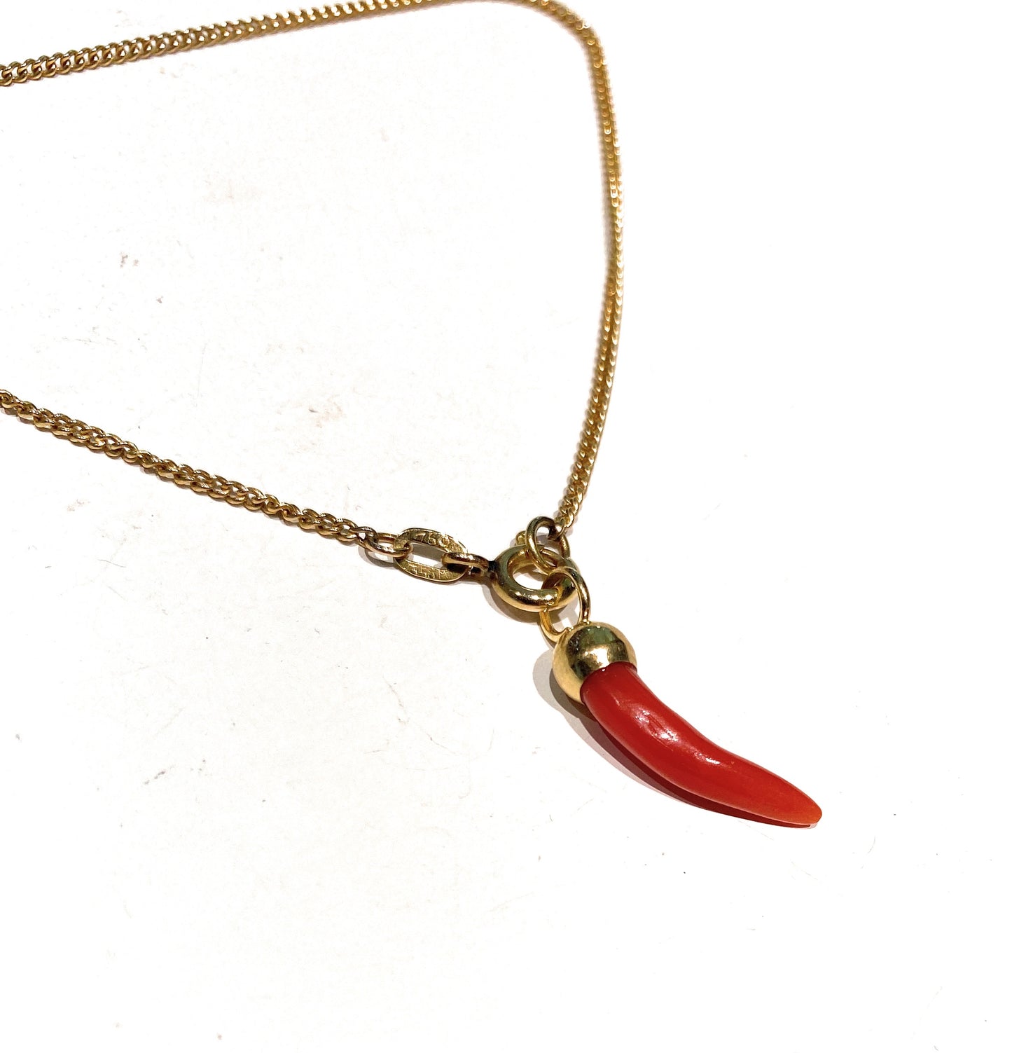 Bracciale portafortuna oro giallo 18 kt cornetto corallo rosso naturale ciondolo