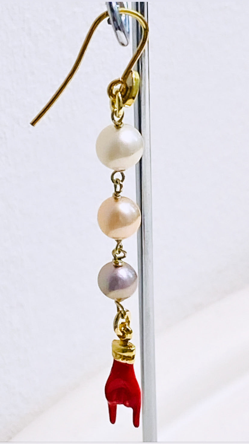 Mono orecchino smalto e perla in argento sterling 925 placcato oro giallo