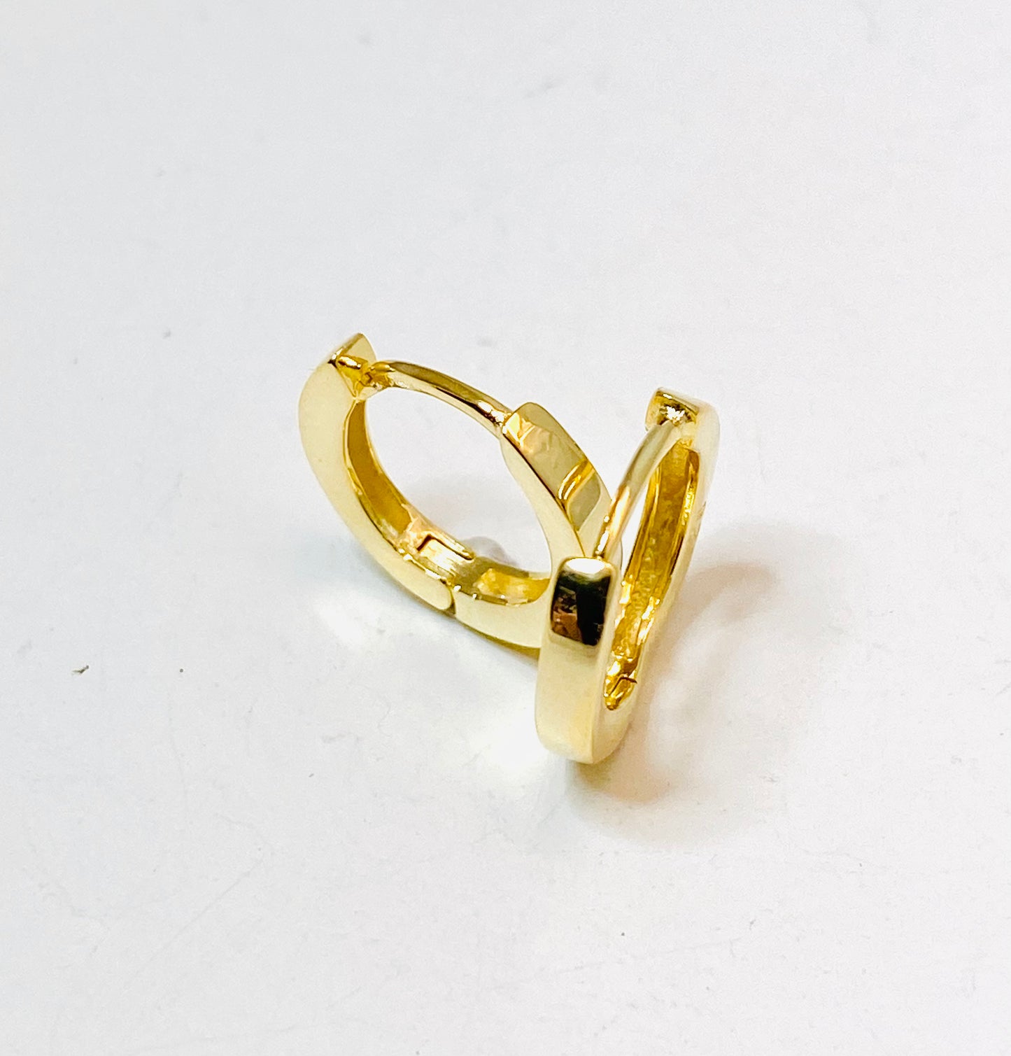 Orecchini a cerchietto in argento placcato oro giallo