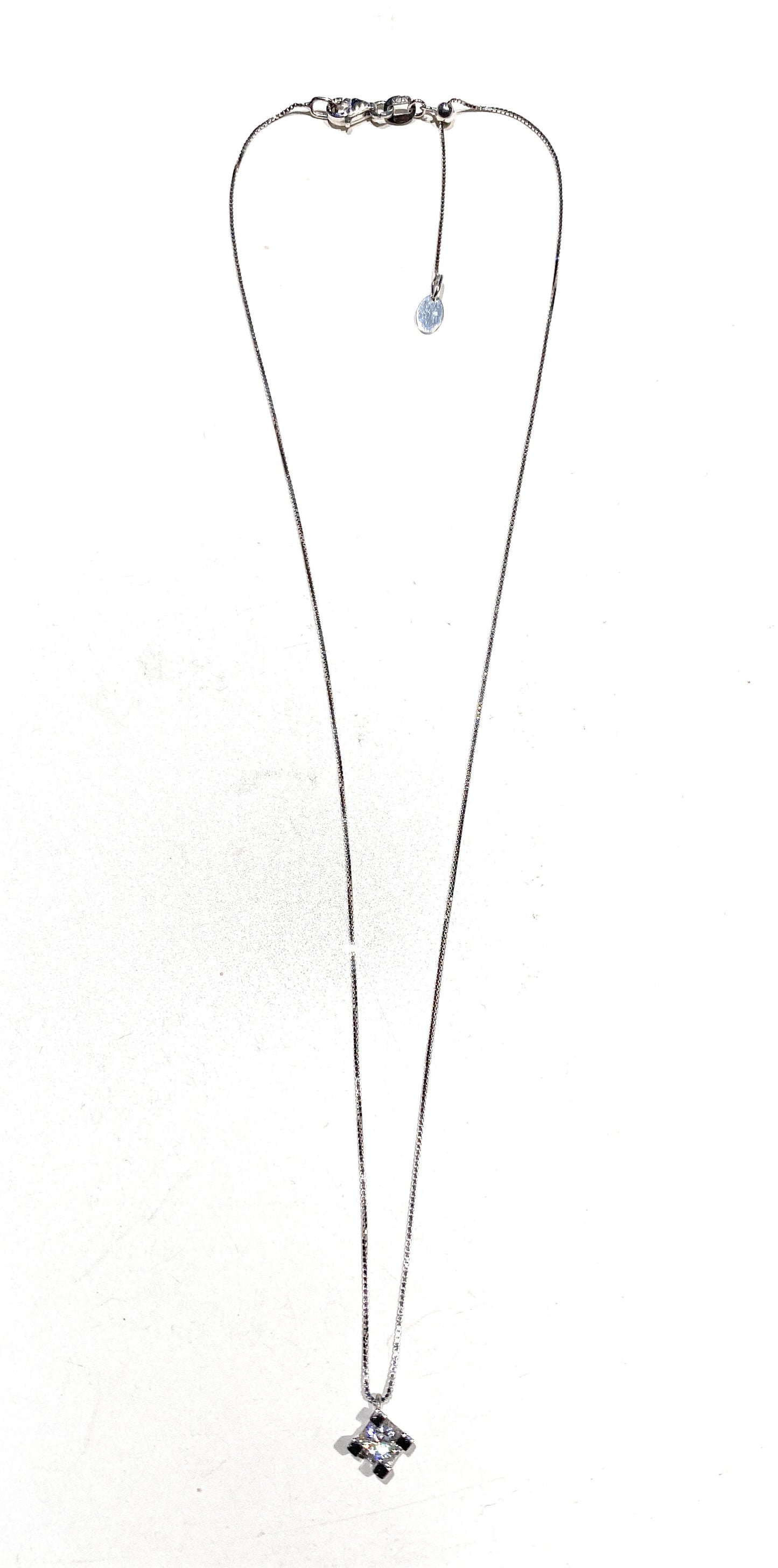 Collarino con punto luce Diamante certificato IGI in oro bianco 18 kt