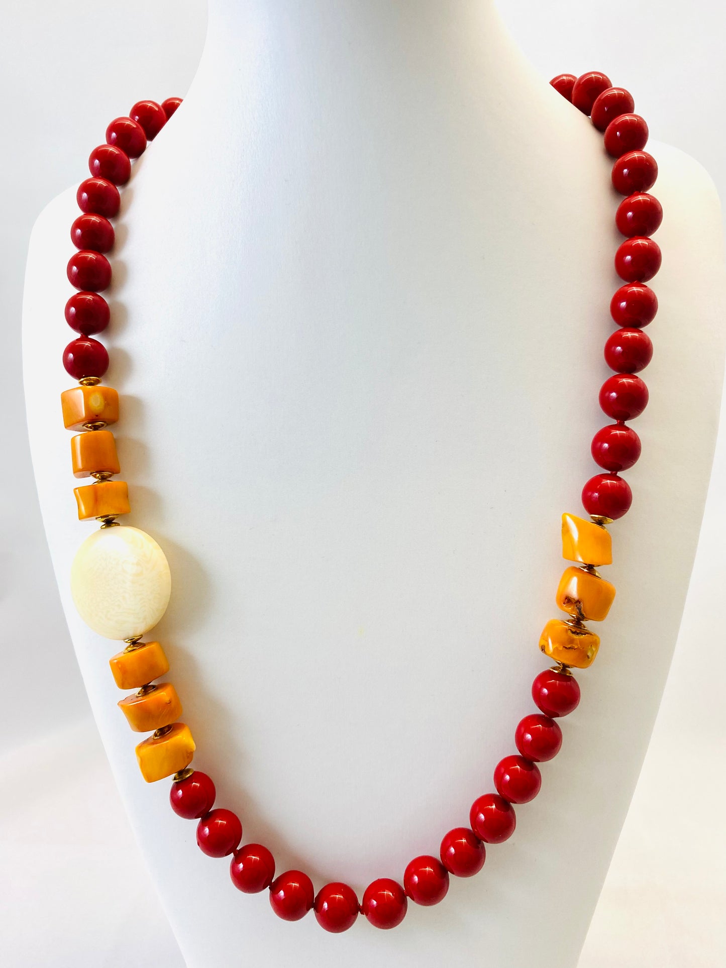 Collana con pietre dure e corallo bamboo in argento sterling placcato in oro