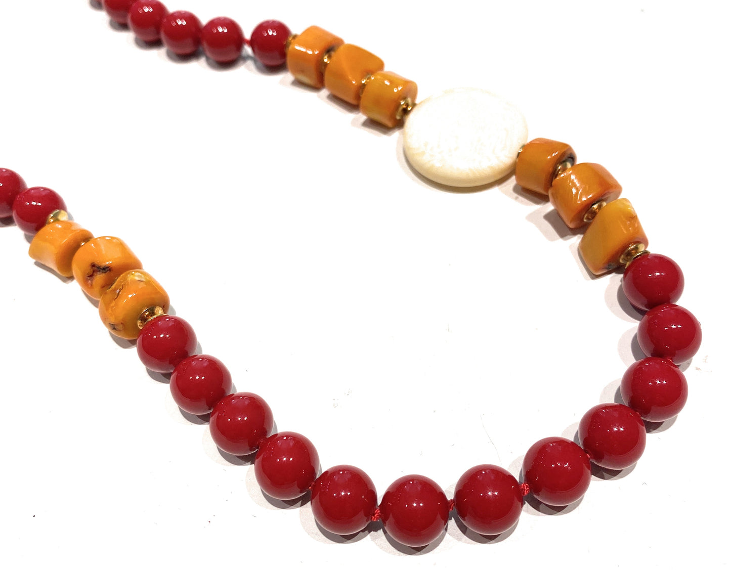 Collana con pietre dure e corallo bamboo in argento sterling placcato in oro