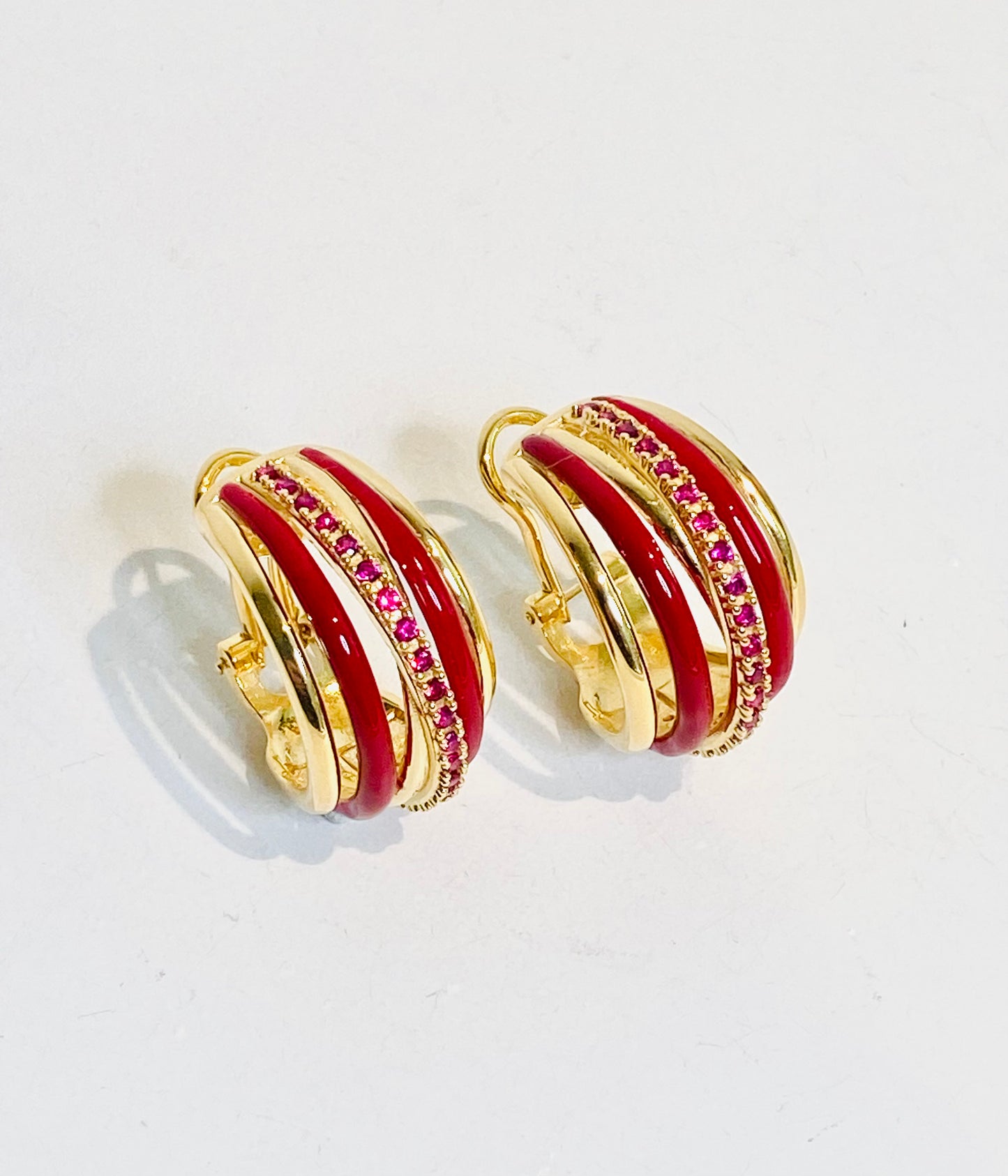 Orecchini a cerchio in argento sterling e smalto