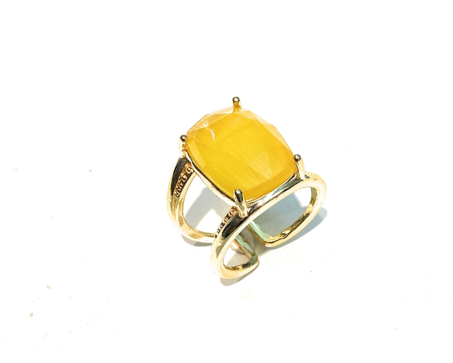 Anello bronzo pietra sfaccettata gialla con galvanica gialla