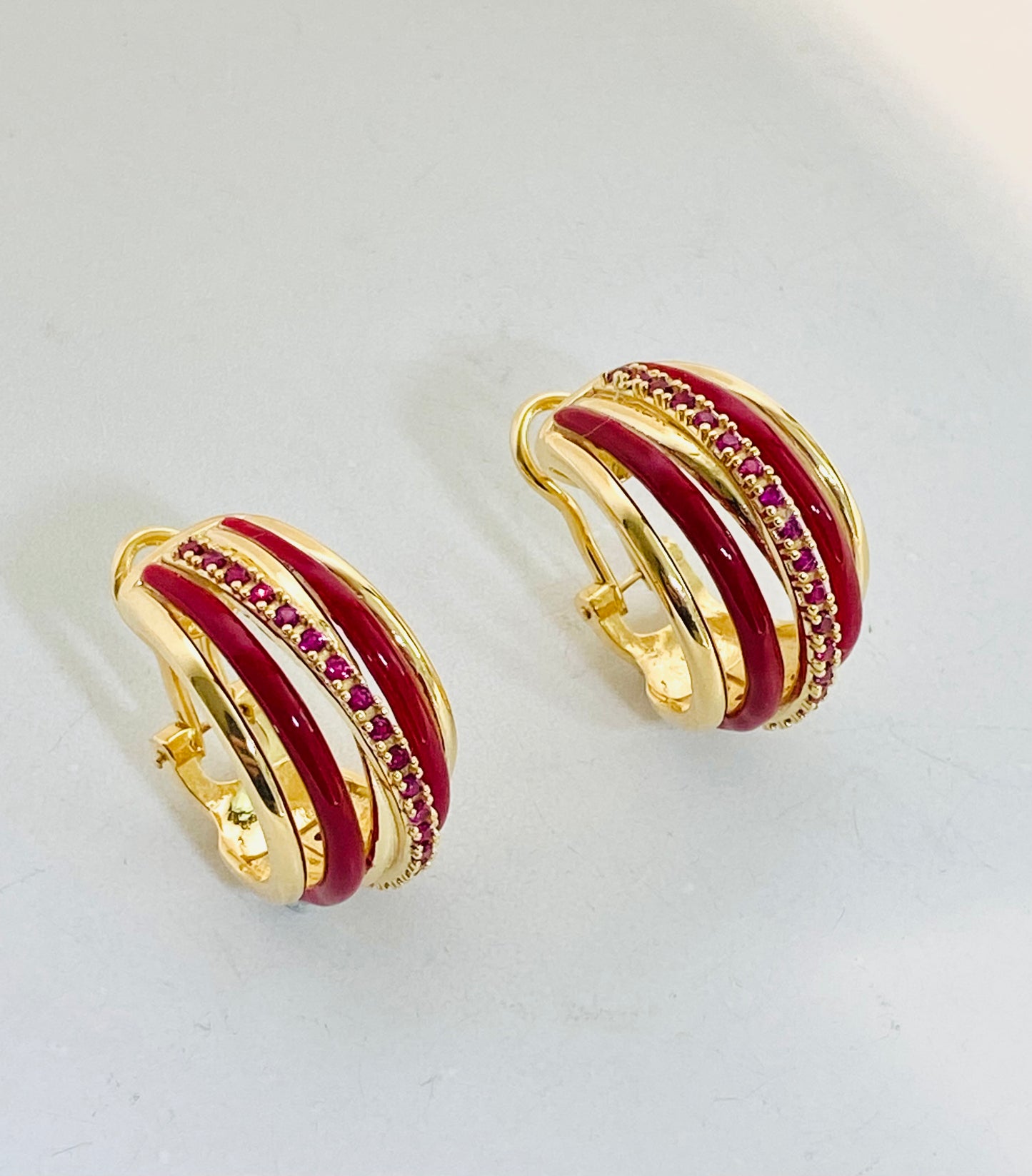 Orecchini a cerchio in argento sterling e smalto