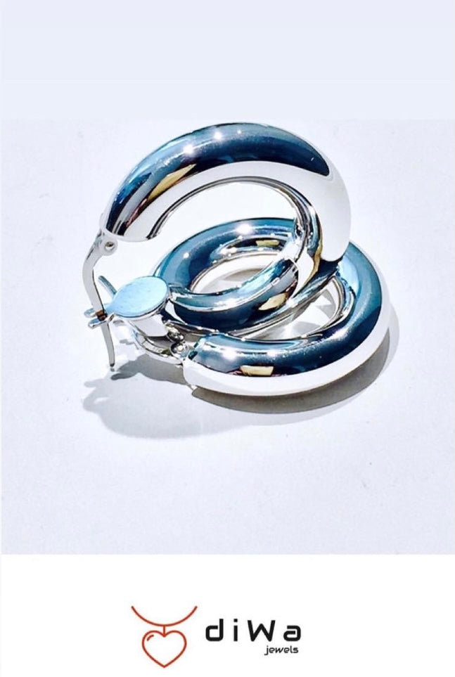 Orecchini a cerchio in argento sterling rodio bianco lavorazione liscia