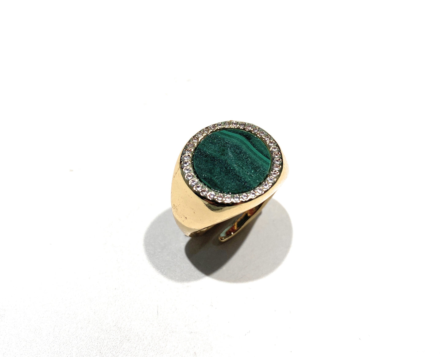 Anello chevalier mignolo con pietra naturale dura placcato oro giallo