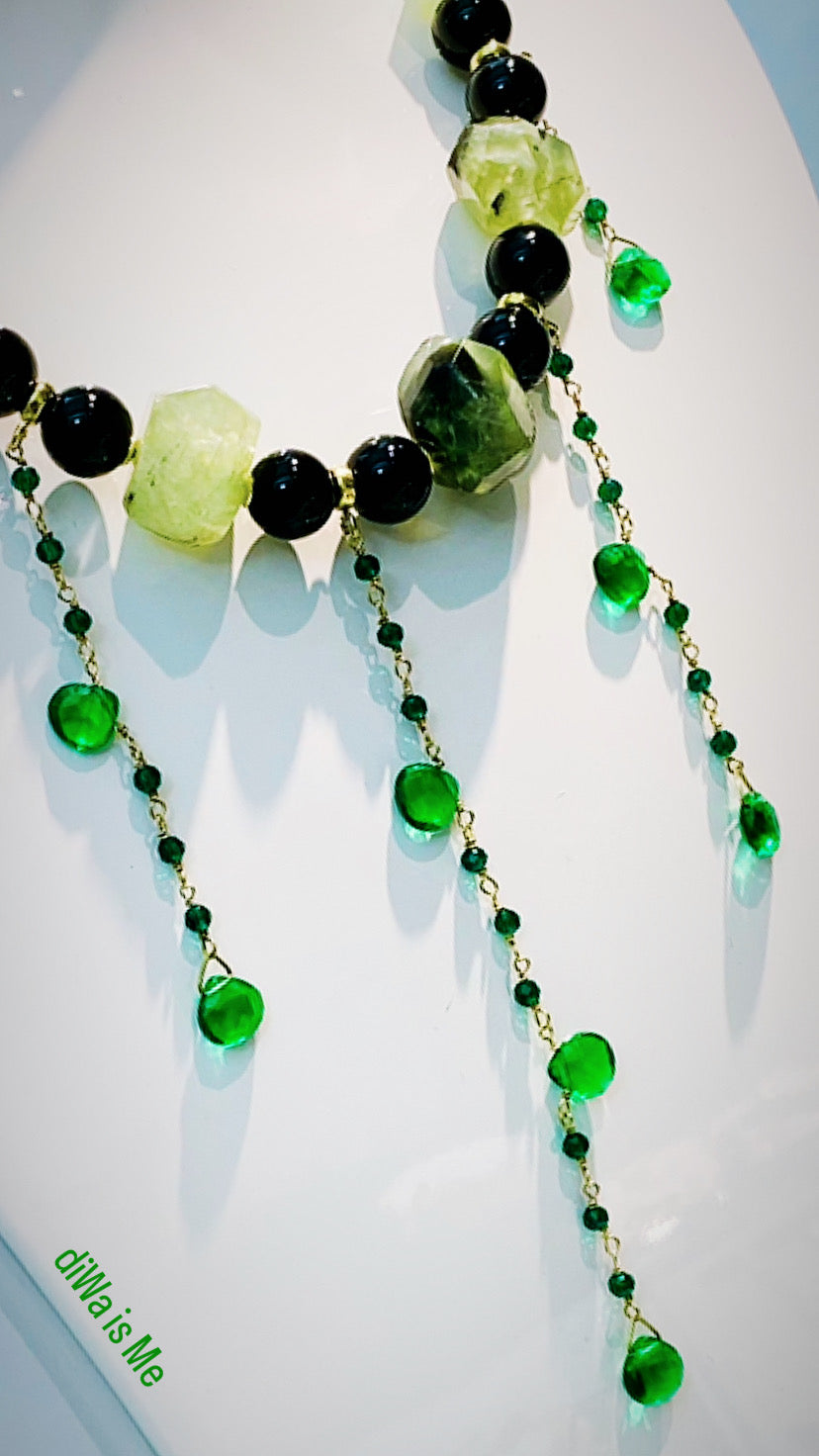 Collana choker con frange in onice e prenite in argento sterling galvanica gialla